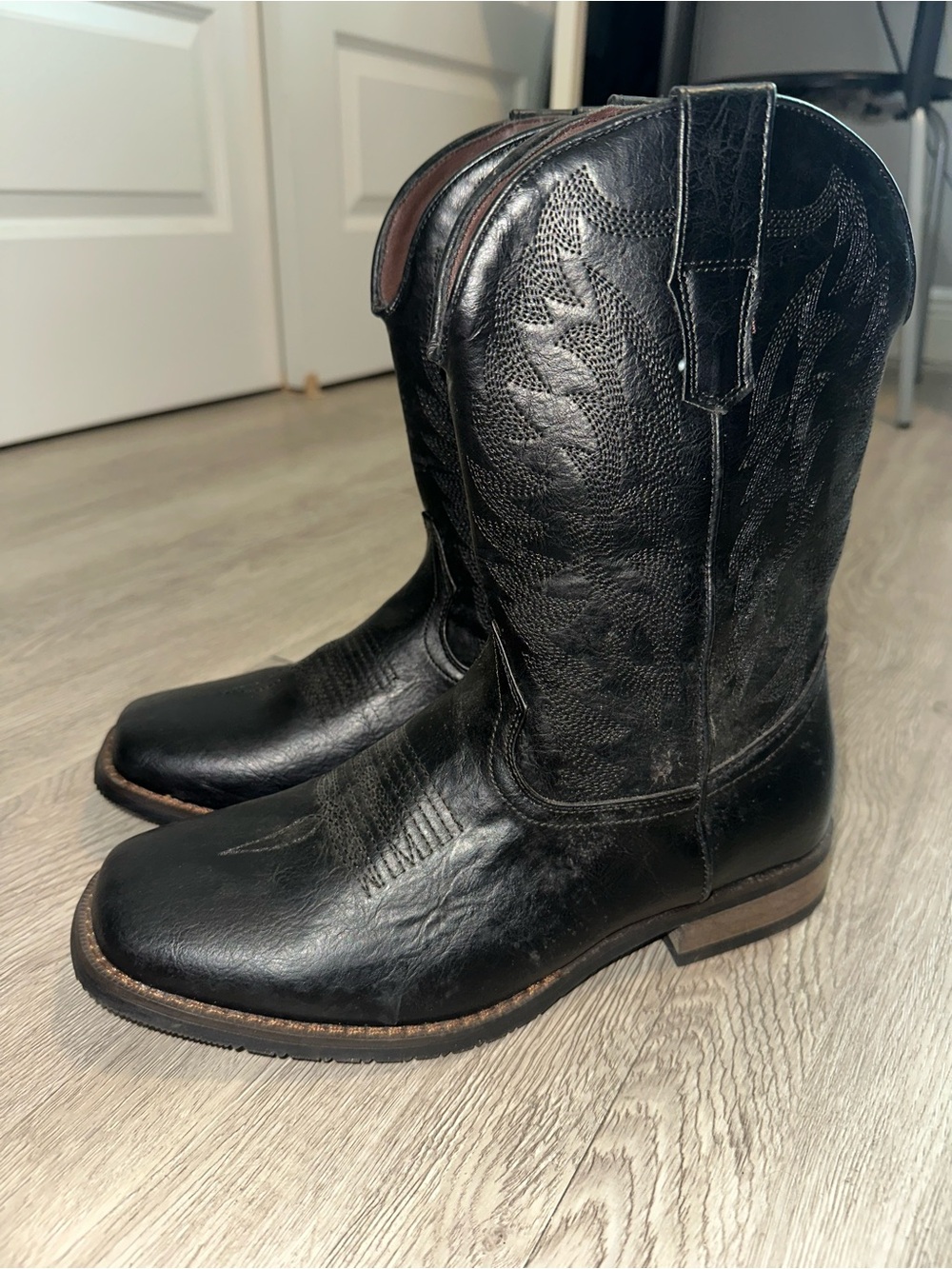IUV Black Faux Leather Cowboy Western Boots Classic Embroidered Square Toe Sz 9